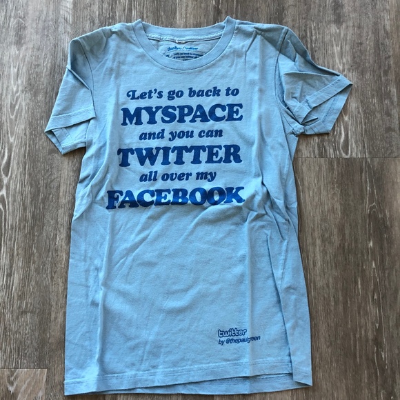 đ¨*3/$8*đ¨Used Graphic Shirt